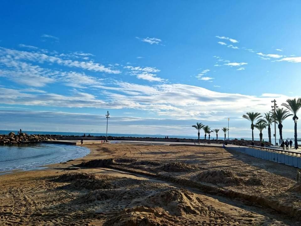 Beach Apartment Torrevieja Esterno foto